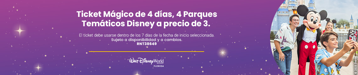 Familia Posando con personajes Alegría y Tristeza en Pixar Pier